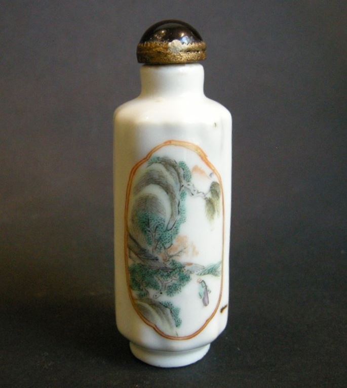 Porcelain snuff bottle with two panels decorated with figures in a landscapes | MasterArt